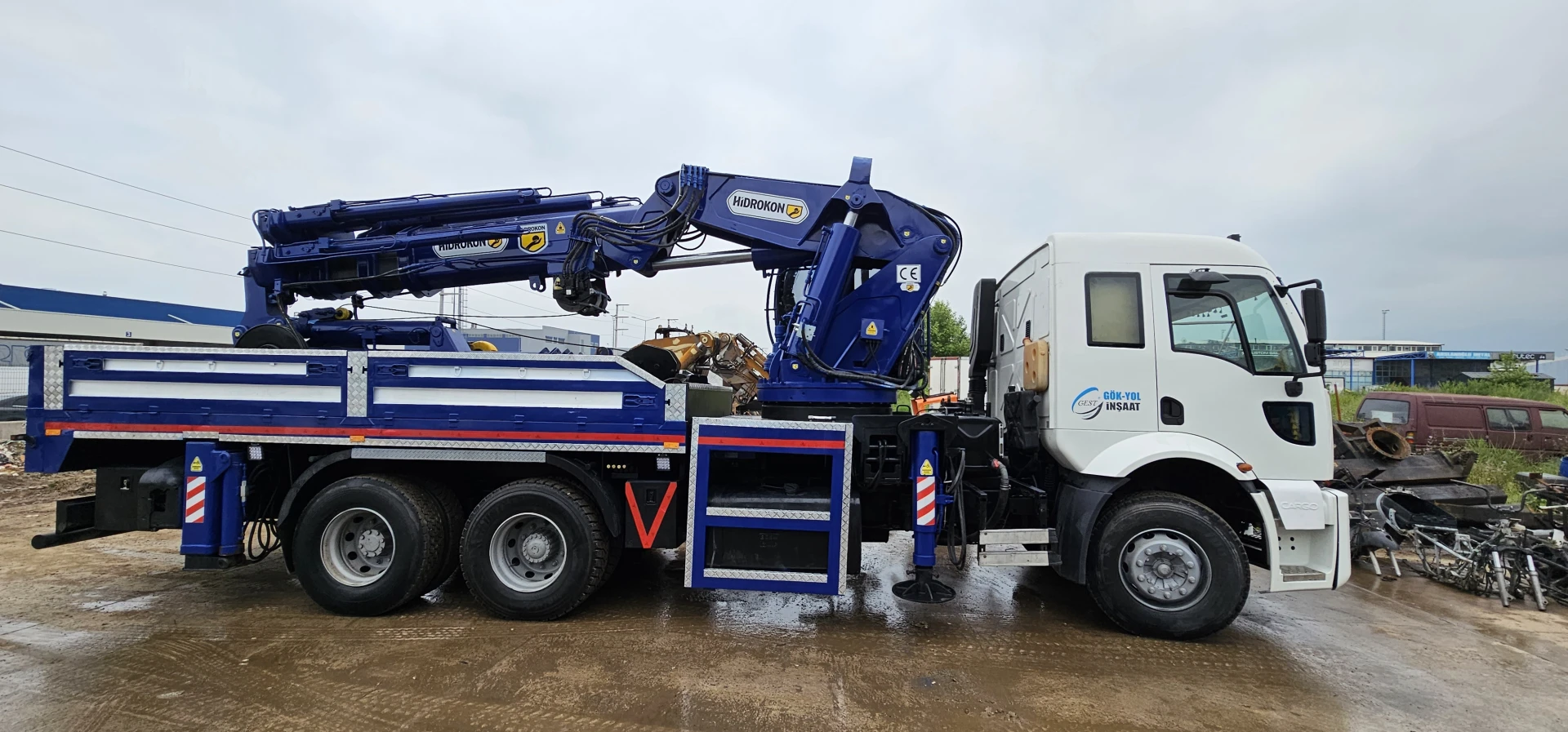 Mobile Crane 30 Tons
