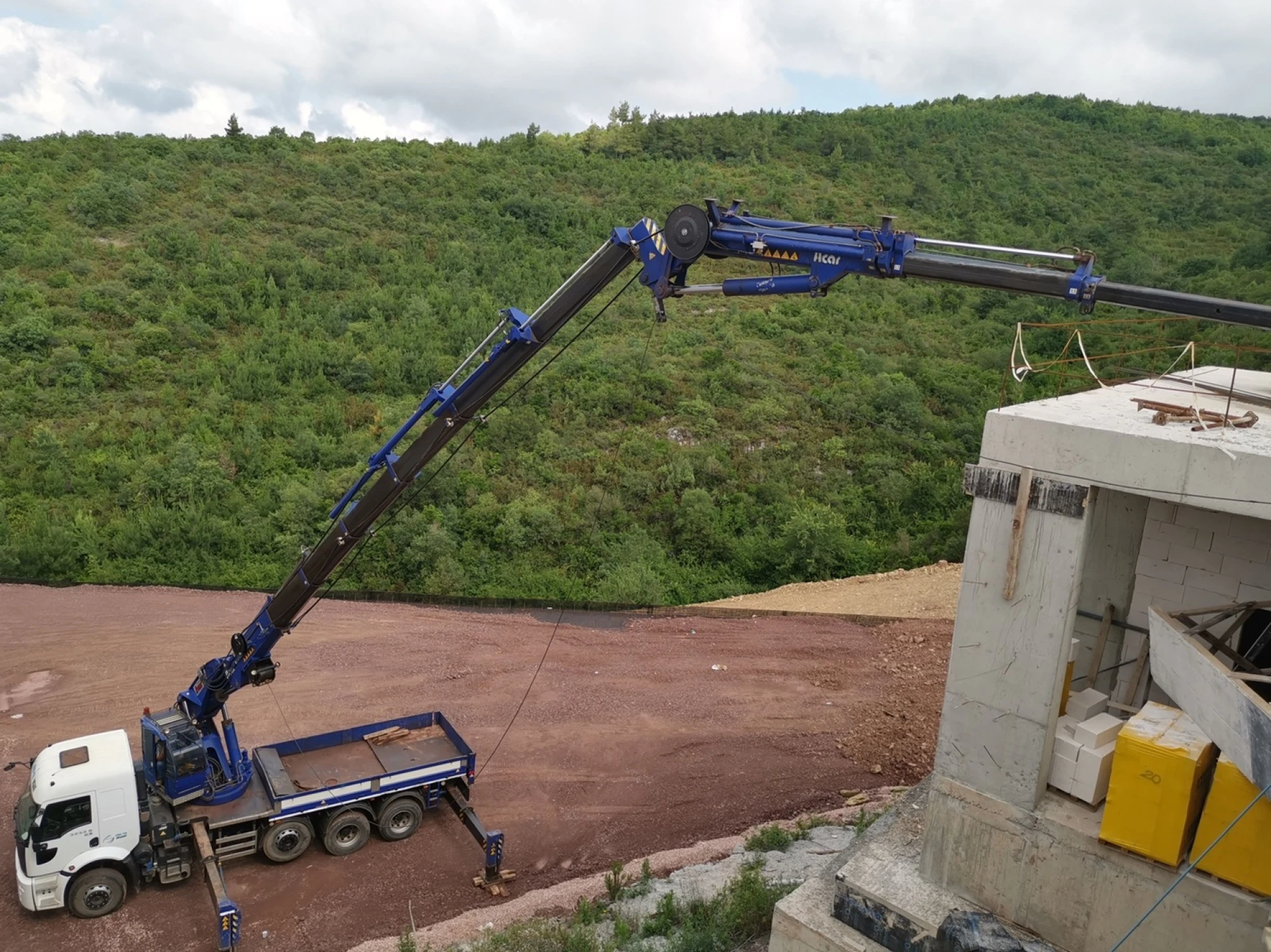 Mobile Crane 35 Tons